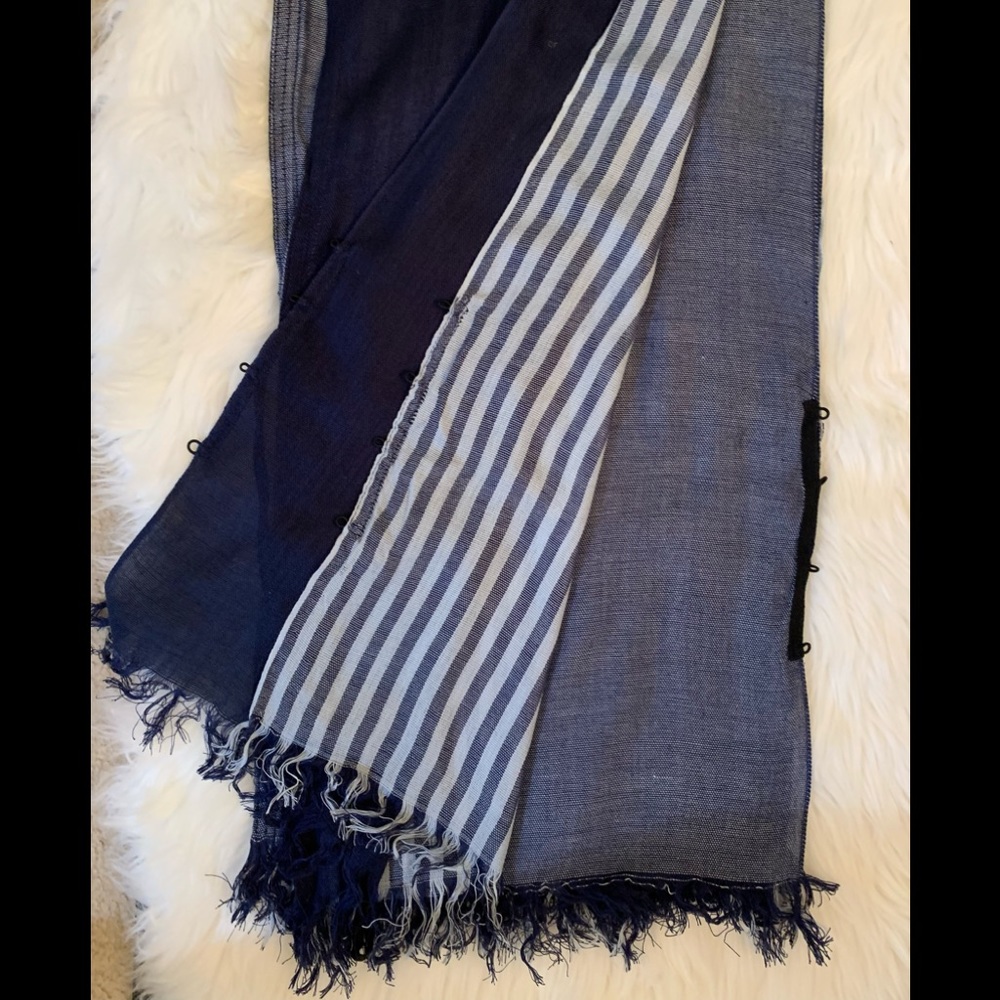 BCBGMaxAzria Versatile Scarf - Picture 5 of 10